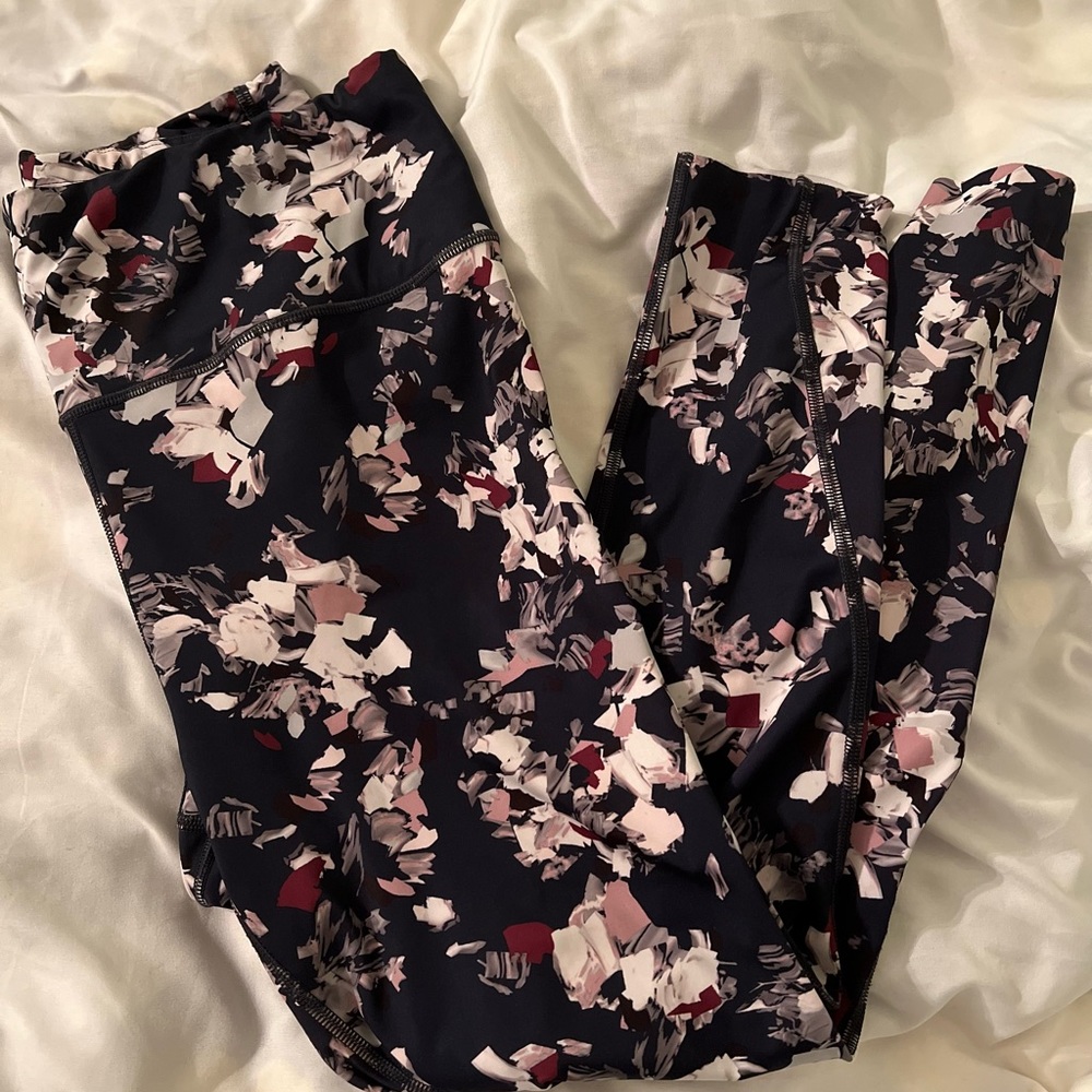 EUC Athleta Floral Leggings Sz Medium
